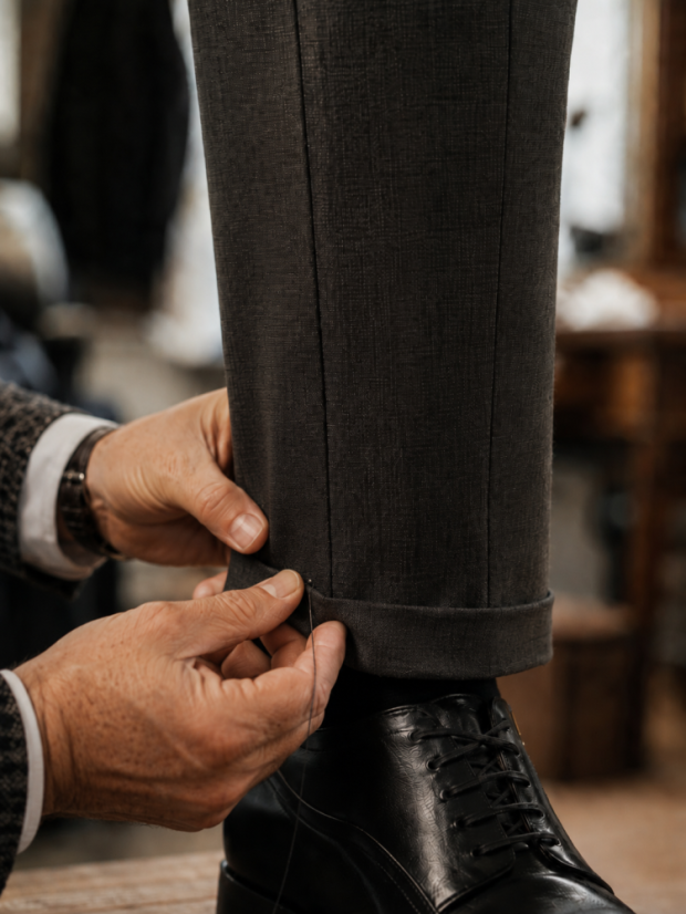 Tailoring the length of trousers - S manžetou: S manžetou