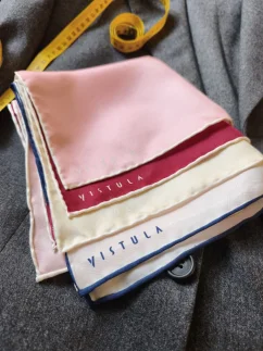 Vistula silk pocket square with rolled edges