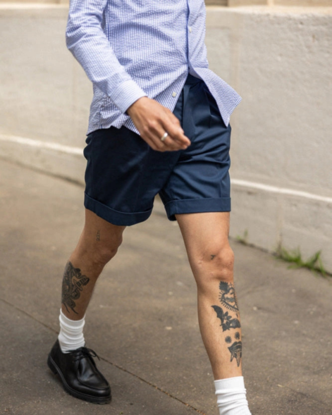 Couturier Parisien Navy Pleated Cotton Shorts - Size: L