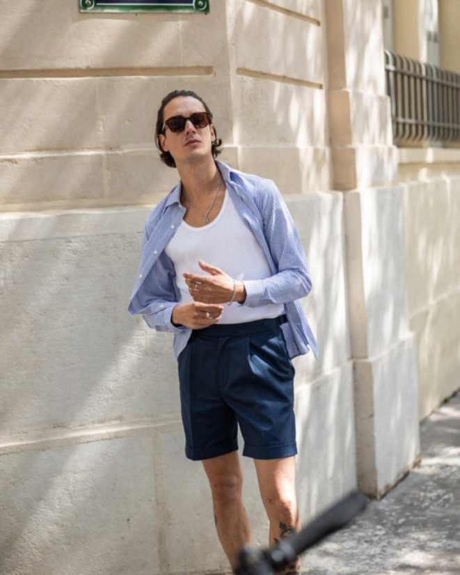Couturier Parisien Navy Pleated Cotton Shorts - Size: L