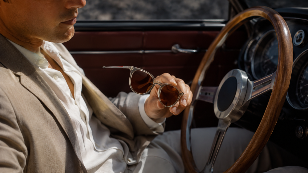 Sunglasses with mineral glass lenses used while driving